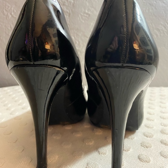 JESSICA SIMPSON Black Patent Malia Heels - Picture 3 of 16